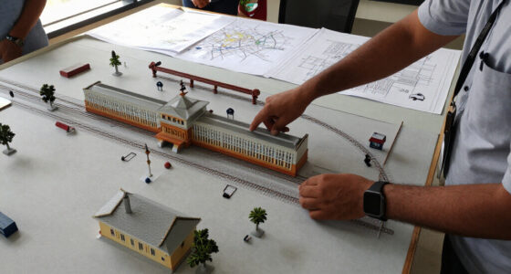 Mumbai's Railway Stations Need Area Planning, Not Just Redevelopment - Orfonline.org
