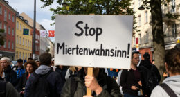 Demonstration Gegen Steigende Mieten In Berlin - Tagesschau.de